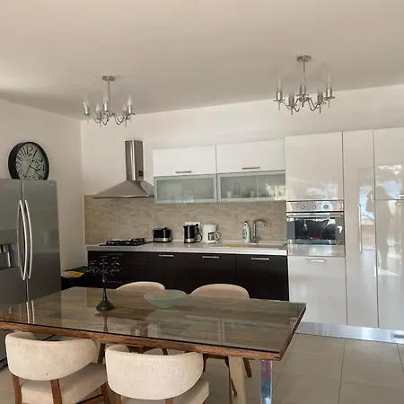 Apartman Toma - House By The Sea Tisno