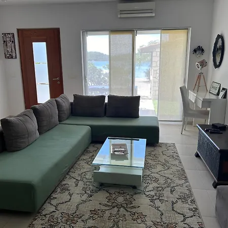 Apartman Toma - House By The Sea