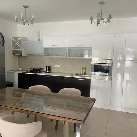 Toma - House By The Sea *