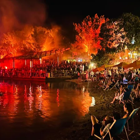 Toma - House By The Sea *