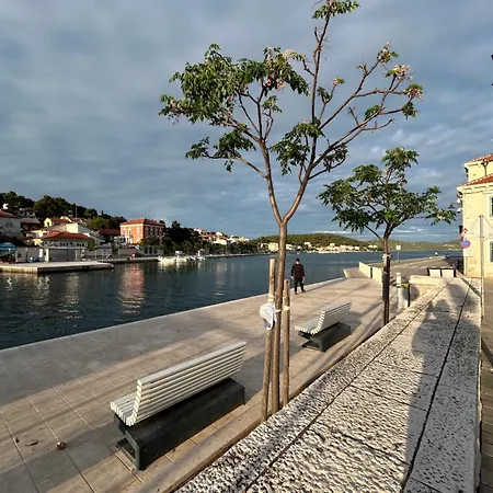 Toma - House By The Sea Tisno