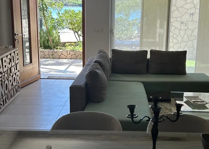 Toma - House By The Sea Apartamento