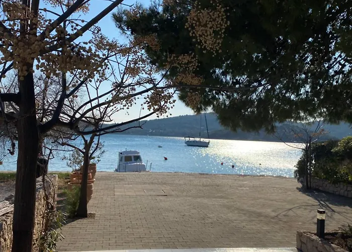 Toma - House By The Sea