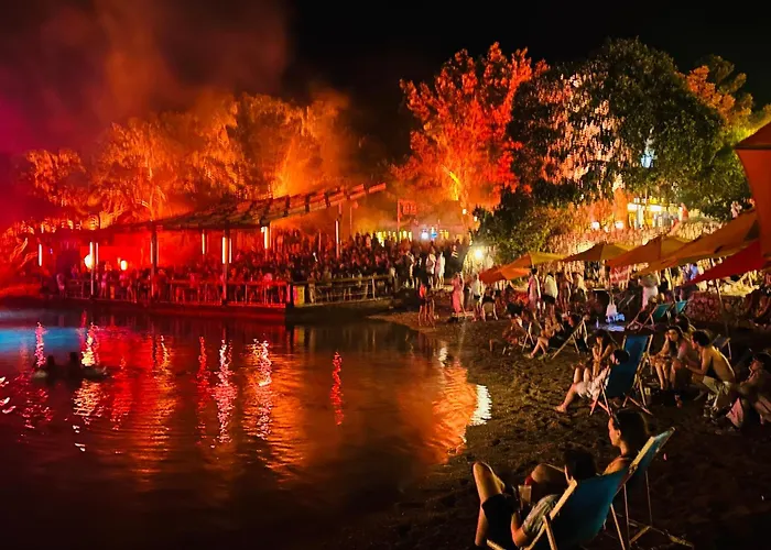 Toma - House By The Sea *