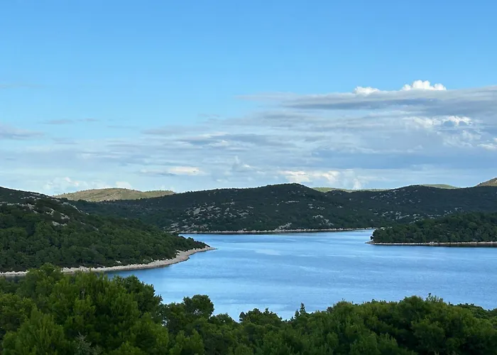 Toma - House By The Sea Tisno
