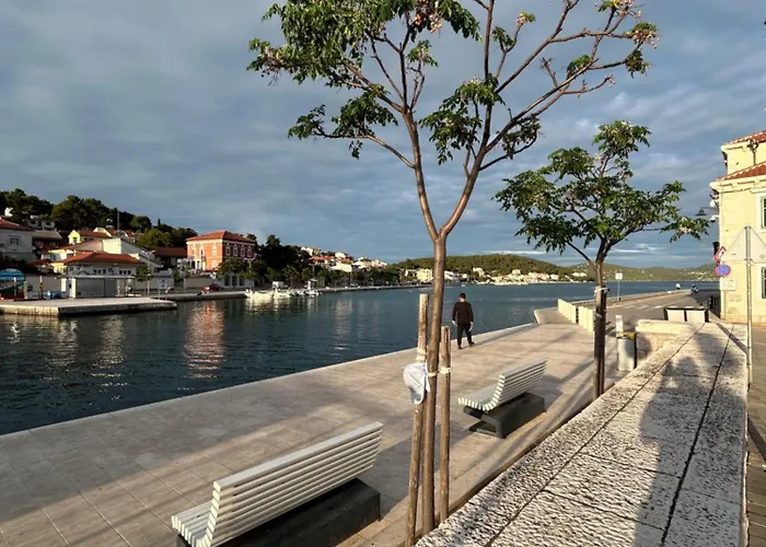 Toma - House By The Sea Tisno